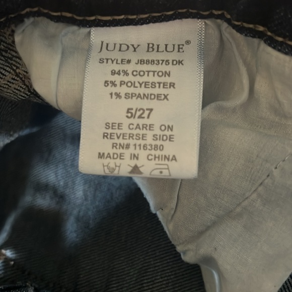 Judy Blue 5/27. High waist, cropped leg with frayed ends and side slit. - Picture 5 of 8